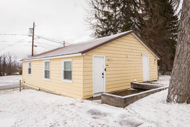 1363 Frankstown Rd in Johnstown, PA - Foto de edificio - Building Photo