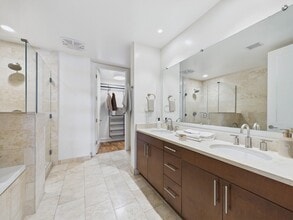 Wilshire Victoria Westwood Apartments in Los Angeles, CA - Building Photo - Building Photo