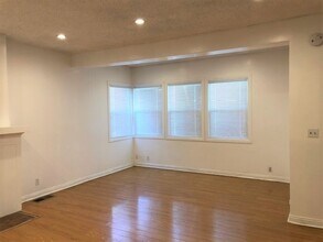 208 N Coronado St in Los Angeles, CA - Foto de edificio - Building Photo