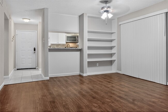 property at 10555 Turtlewood Ct