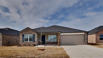16205 Lovers Ln in Piedmont, OK - Building Photo