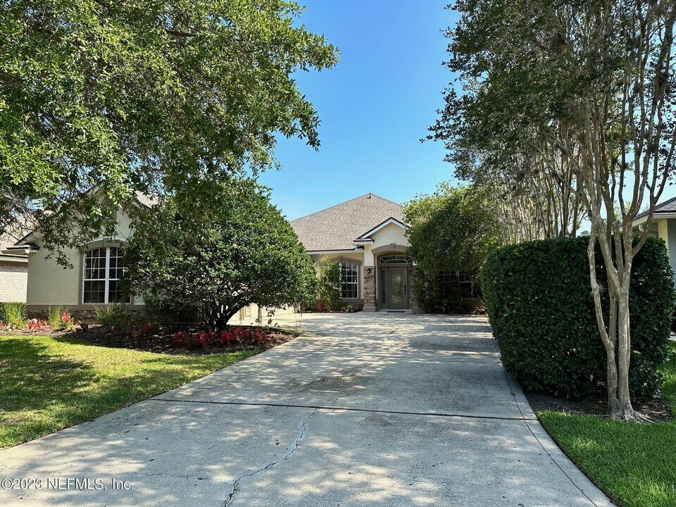 1439 Barrington Cir in St. Augustine, FL - Building Photo