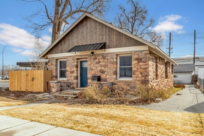 property at 2738 Pine St