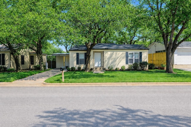 property at 113 E 2nd St