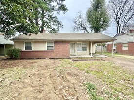 3588 Hendricks Ave in Memphis, TN - Building Photo