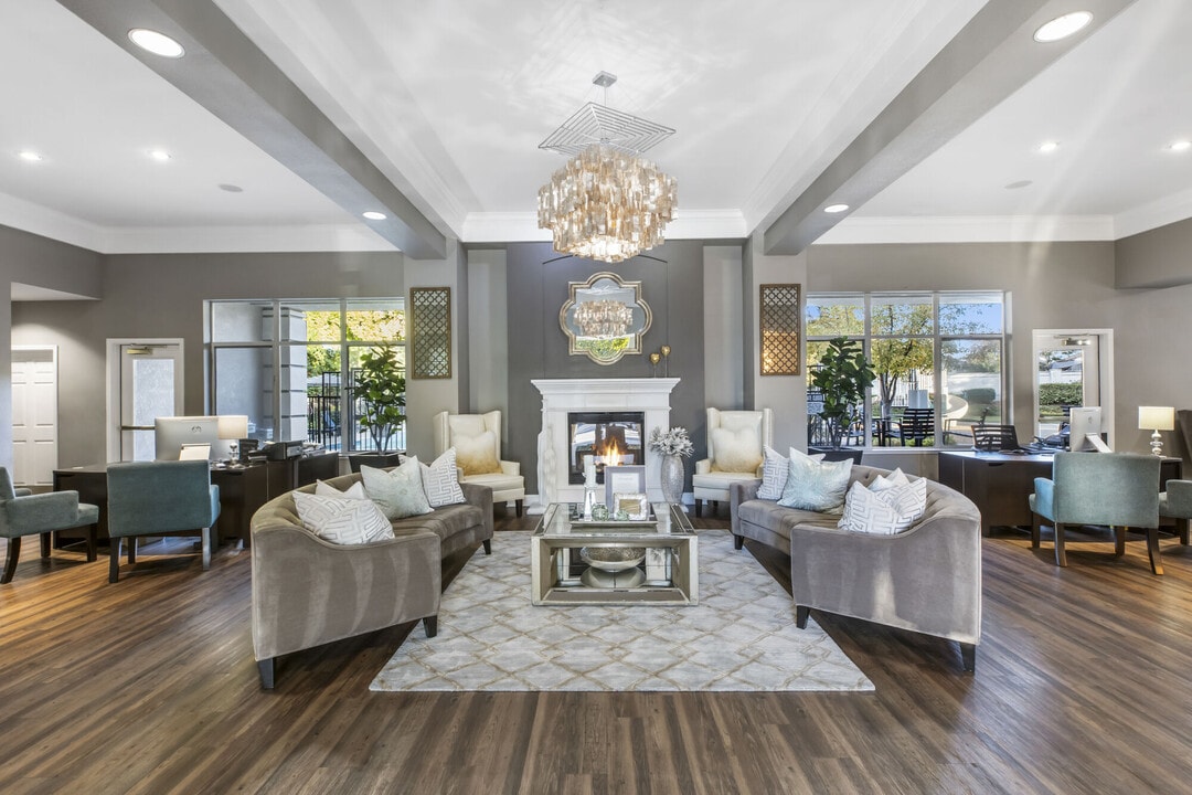 Sherwood at Iron Point in Folsom, CA - Foto de edificio