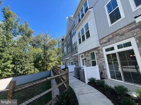 10106 Donatello Dr in Princeton, NJ - Building Photo