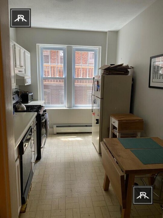 21 Sutherland Rd in Boston, MA - Building Photo