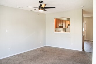 1996 W Brandymill Ln in Jacksonville, NC - Building Photo - Building Photo