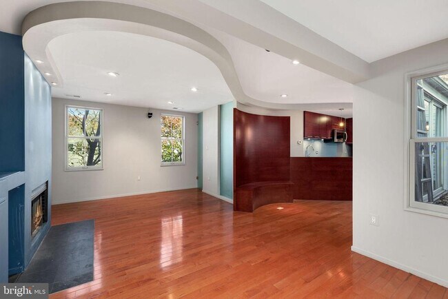 721 D St NE in Washington, DC - Building Photo - Building Photo