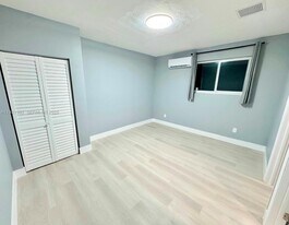 321 NW 93rd Ave in Pembroke Pines, FL - Building Photo