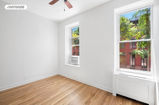 property at 259 W 12th St