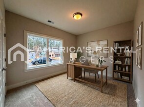 125 Townmoor Ln in Westover, AL - Building Photo - Building Photo