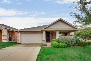 2004 Zavala Dr in Forney, TX - Building Photo