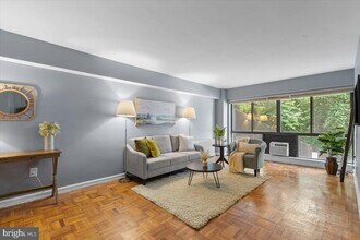 3901 Tunlaw Rd NW in Washington, DC - Building Photo - Building Photo