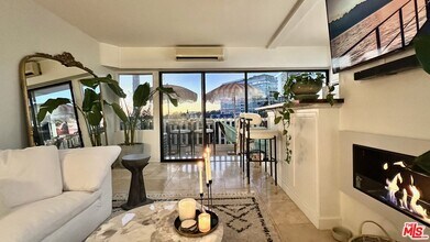 999 N Doheny Dr in West Hollywood, CA - Foto de edificio - Building Photo