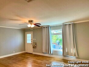 1041 Ivy Ln in San Antonio, TX - Building Photo - Building Photo