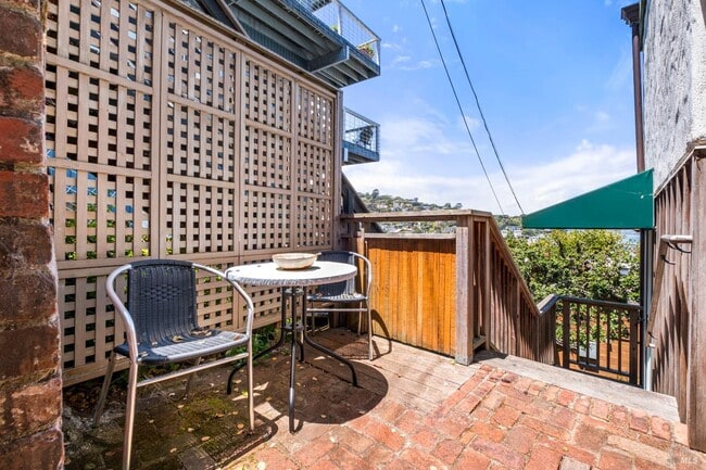 36 Edwards Ave in Sausalito, CA - Building Photo - Building Photo