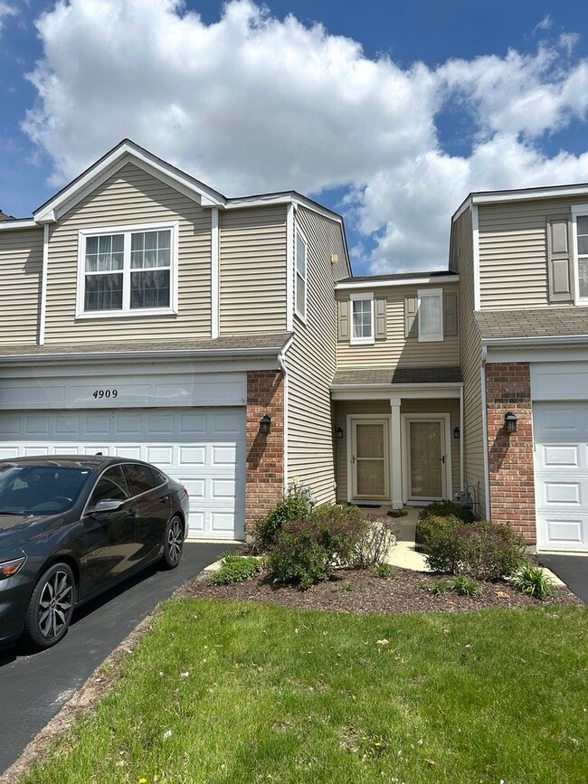 property at 4909 Courtland Cir