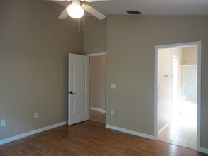 2722 Billingham Dr in Land O Lakes, FL - Foto de edificio - Building Photo