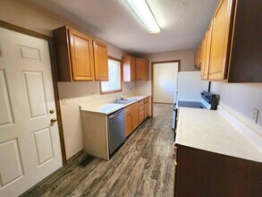 3434 SW Clare Ave in Topeka, KS - Building Photo - Building Photo