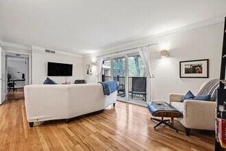 1245 Island Dr in Ann Arbor, MI - Building Photo - Building Photo