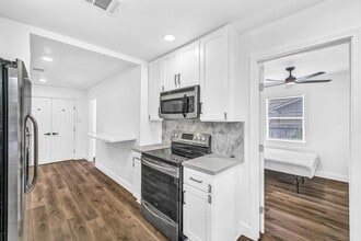 4515 Dewberry St in Houston, TX - Building Photo - Building Photo