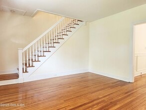 19 Valley Rd, Unit A in Greenwich, CT - Building Photo - Building Photo