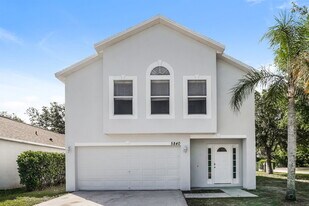 5840 Lake Front Dr in Wesley Chapel, FL - Building Photo
