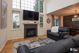 11050 Solitude Cir in Anchorage, AK - Foto de edificio - Building Photo