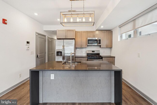 property at 415 W Berks St