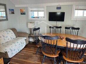 7 Perkins Ave in Hampton, NH - Building Photo - Building Photo