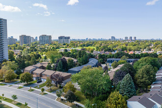 3075 Bridletowne Cir in Toronto, ON - Building Photo - Building Photo