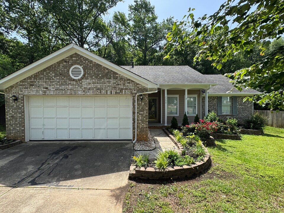 3206 Rheinwood Ct in Matthews, NC - Foto de edificio
