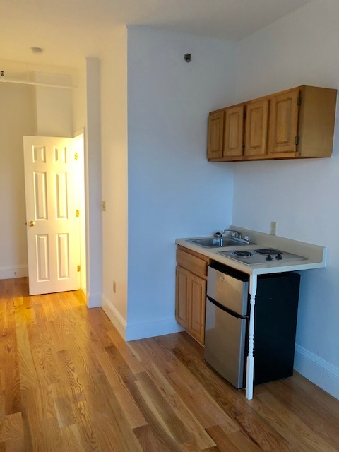 1061 Beacon St, Unit 7 in Brookline, MA - Building Photo - Building Photo