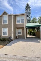 9030 Lake Pl Ln in Tampa, FL - Building Photo