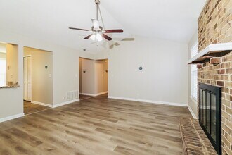 7900 Rochelle Rd in Louisville, KY - Building Photo - Building Photo