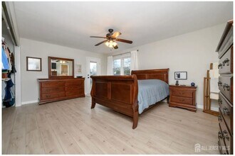 12 Davison Rd in East Windsor, NJ - Building Photo - Building Photo