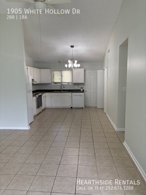 1905 White Hollow Dr in Greenville, NC - Building Photo - Building Photo