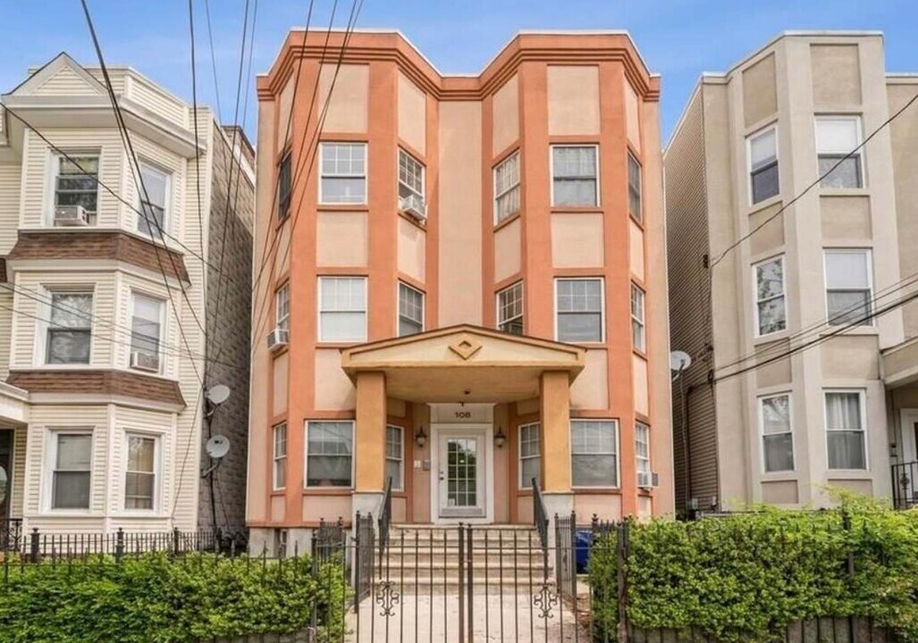 108 Duncan Ave in Jersey City, NJ - Building Photo