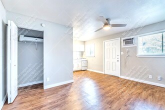 903 Springdale Rd in Austin, TX - Building Photo - Building Photo