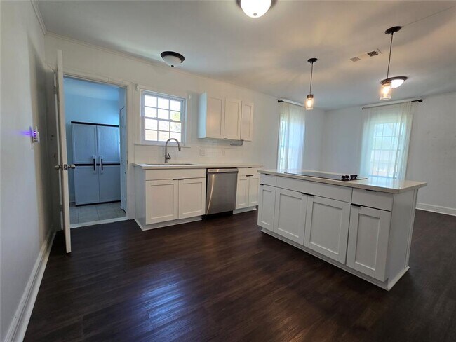 4315 Avenue L in Galveston, TX - Building Photo - Building Photo