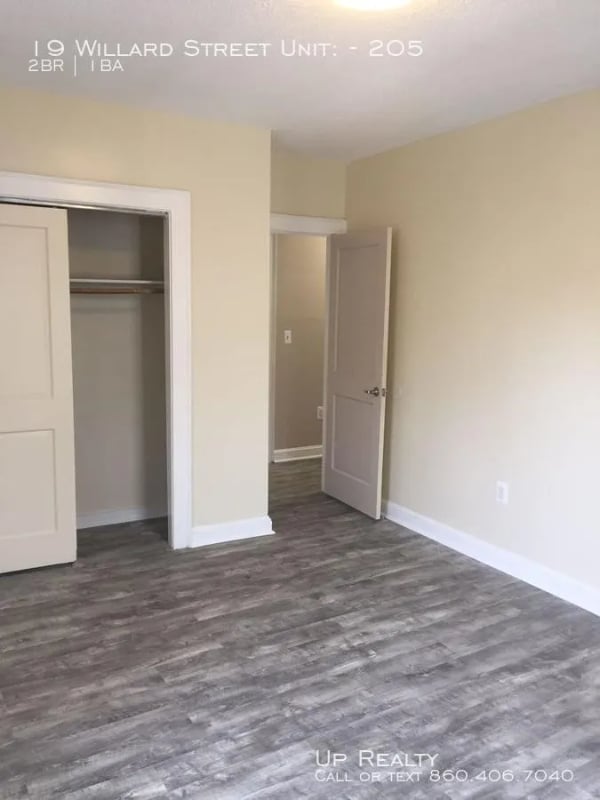 17-21-21 Willard St in Hartford, CT - Foto de edificio - Building Photo