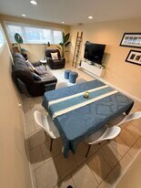 5061 W Eddy St, Unit Garden Unit in Chicago, IL - Building Photo