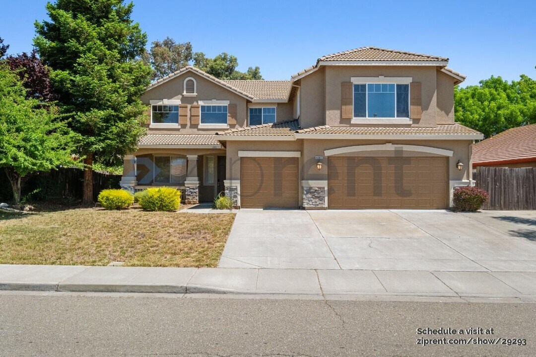 5361 Mojave Way in Antioch, CA - Foto de edificio
