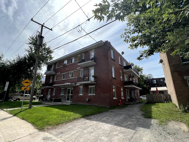 50 Léger Boul in Laval, QC - Building Photo - Building Photo