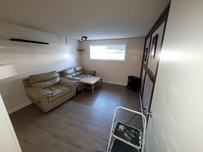 property at 251 Doverview Cres SE