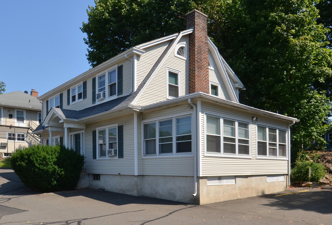 4-8 Eversley St in Norwalk, CT - Building Photo