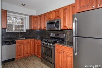 1775 Montauk Hwy in Brookhaven, NY - Building Photo - Building Photo