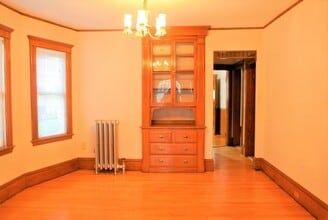 153 W Adams St, Unit 2 in Somerville, MA - Foto de edificio - Building Photo
